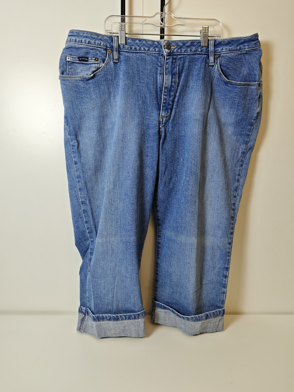 Riders by Lee Womens Relaxed Fit Light Blue Cuffed Denim Capri Jeans 20W M